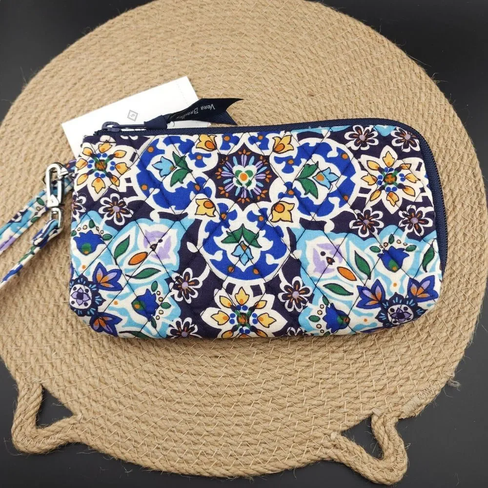 Vera Bradley RFID Slim Wristlet Wallet Quilted Floral NWT - Picture 2 of 5